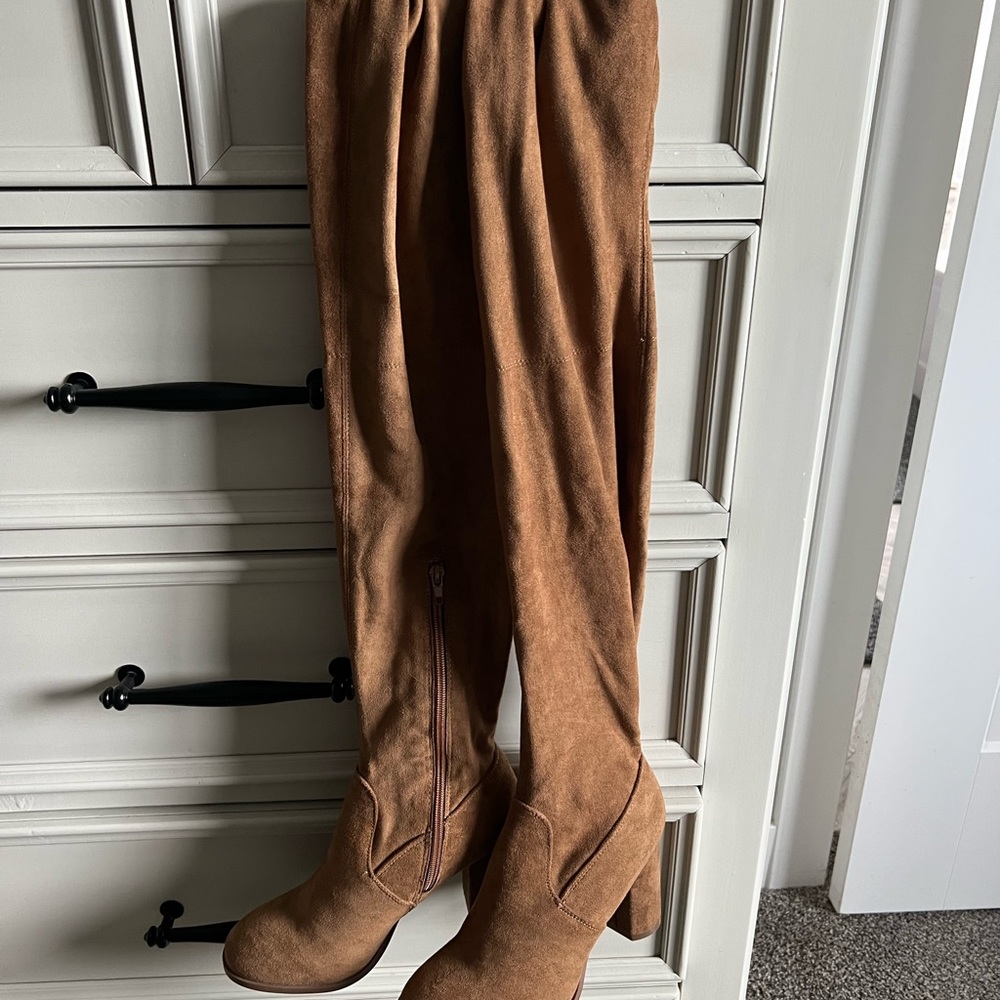 Forever 21 sweater boots. Size 7 👢👢